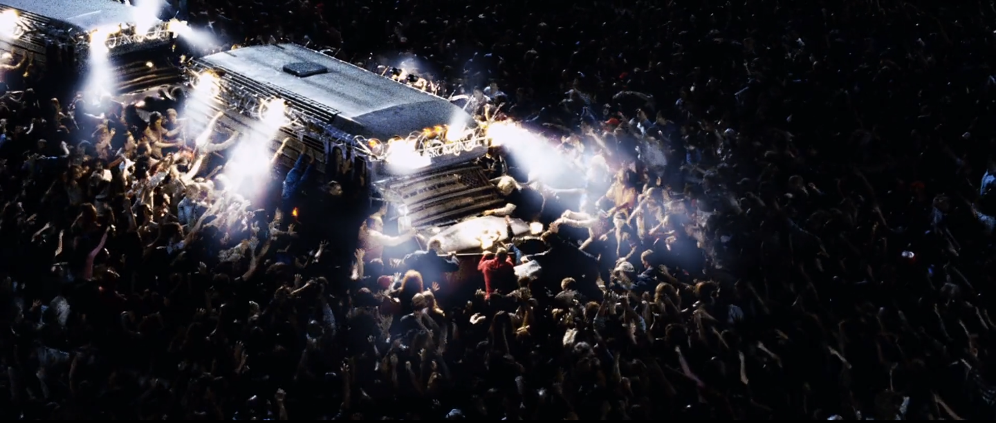 les héros s'enfuient en bus