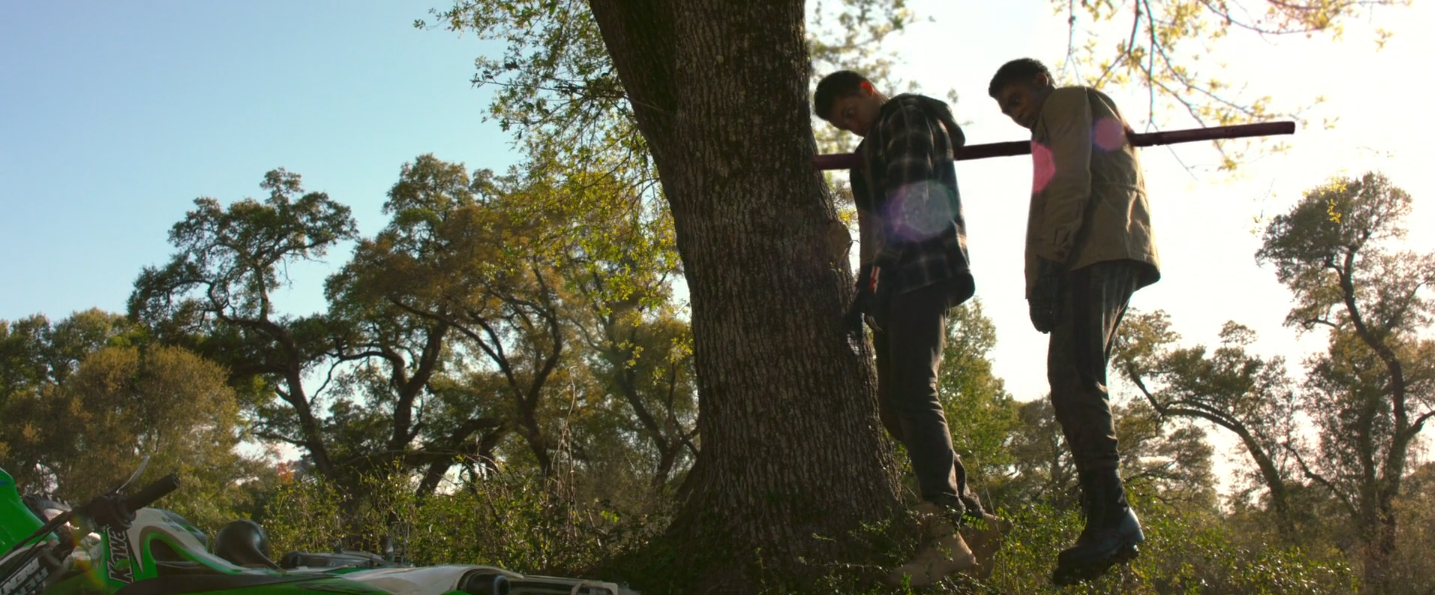 Deux victimes empalées à un arbre