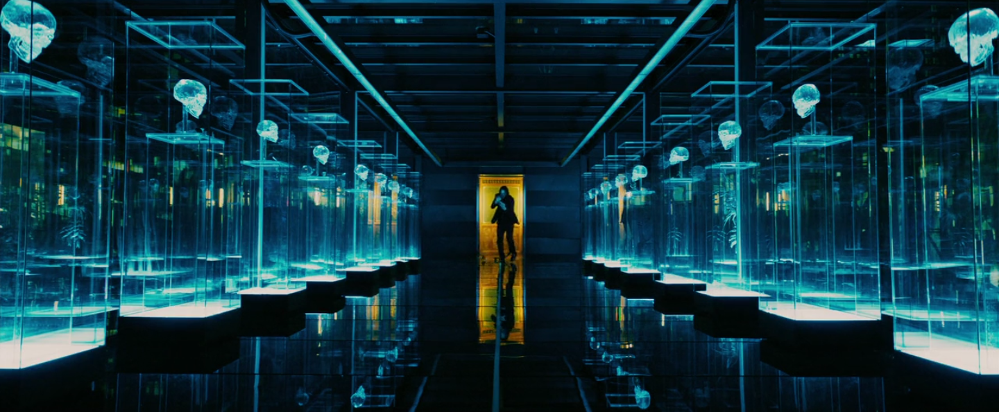 John Wick dans une grande pièce