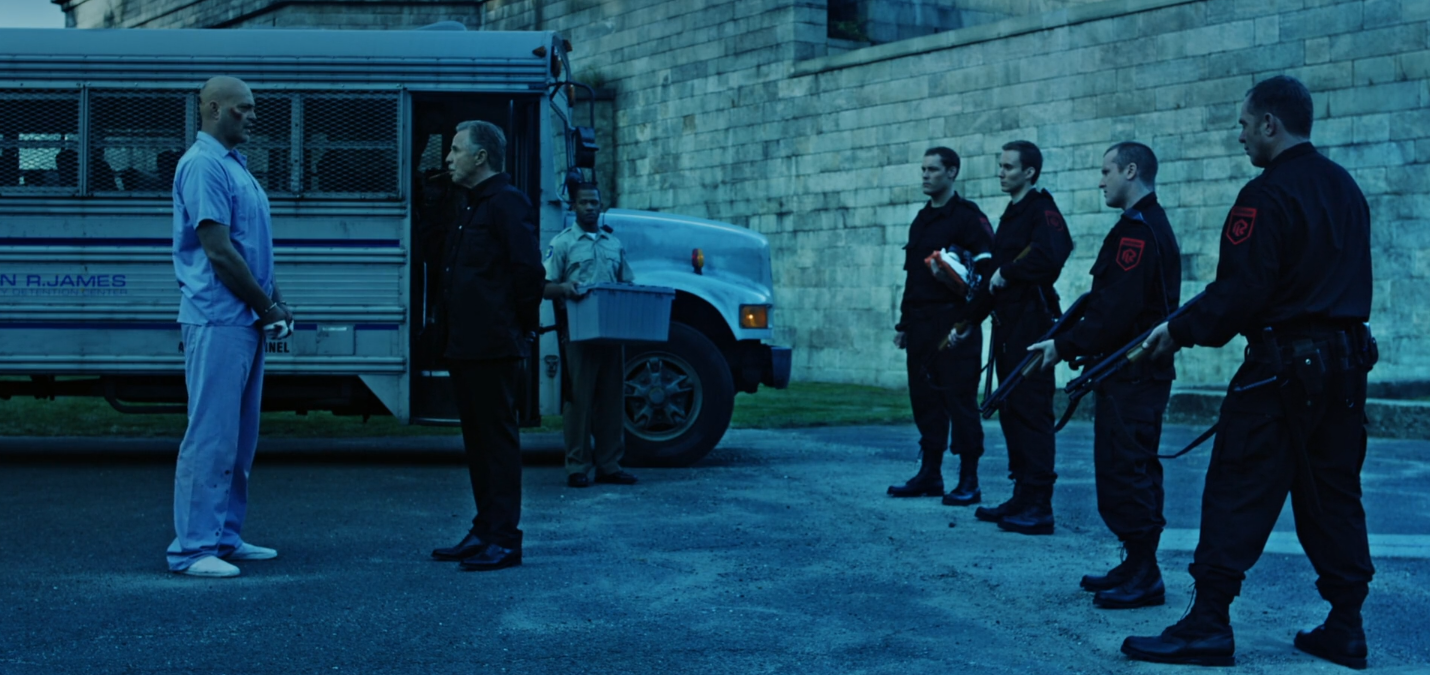 Vince Vaughn arrivant dans sa nouvelle prison