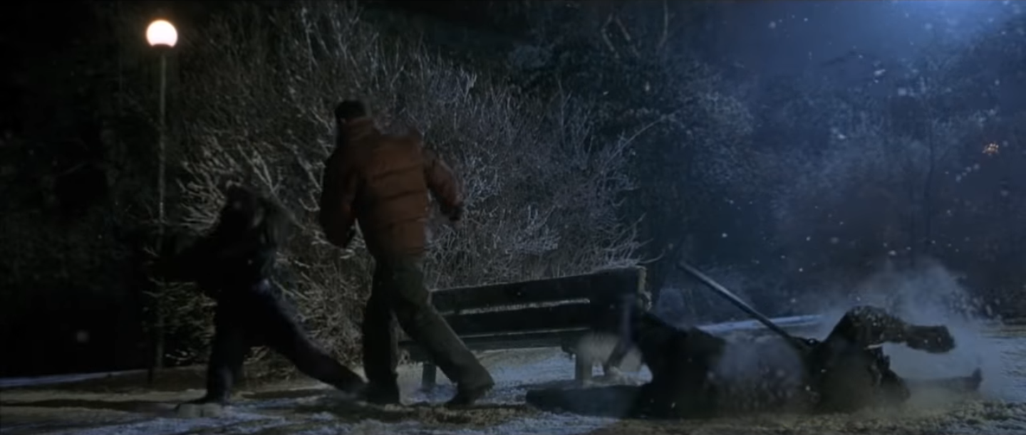 plan sur les policiers qui arrivent