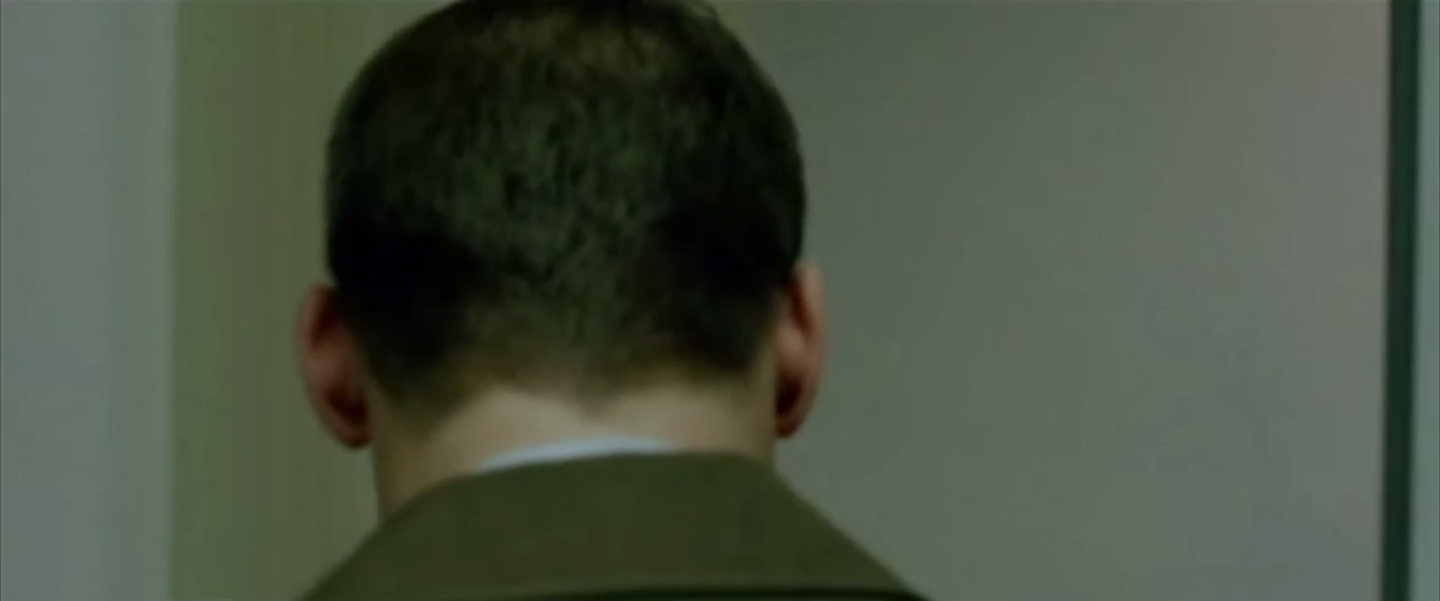 plan sur les policiers qui arrivent