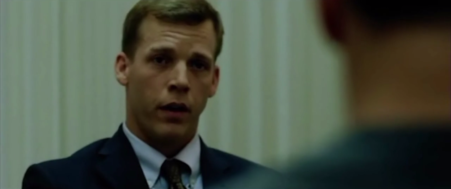 plan sur les policiers qui arrivent