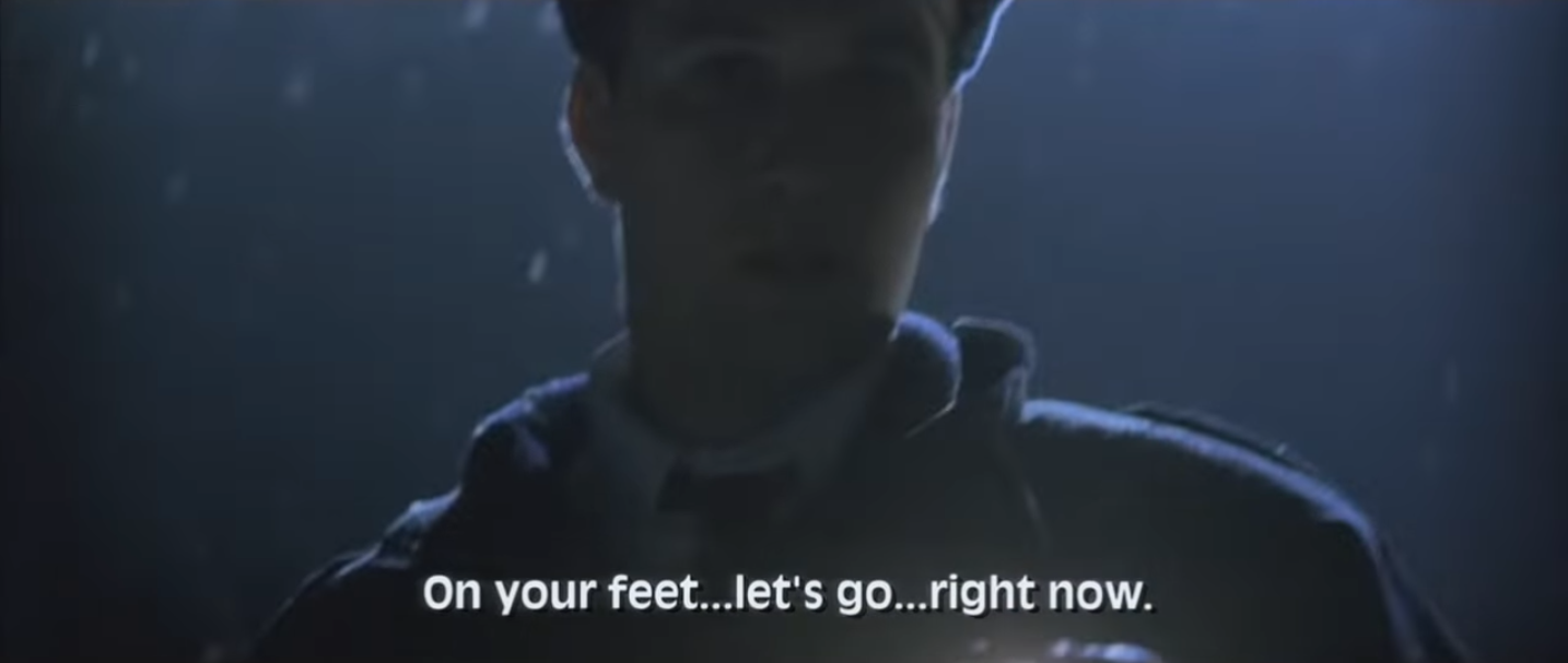 plan sur les policiers qui arrivent