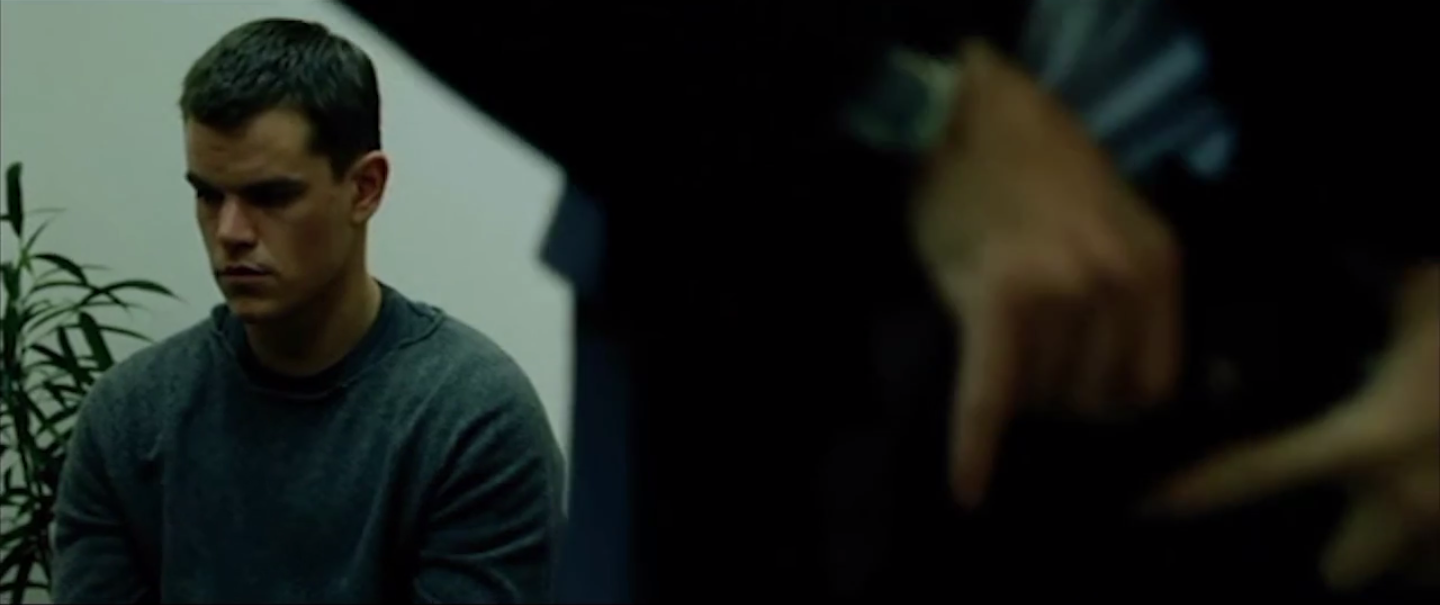 plan sur les policiers qui arrivent