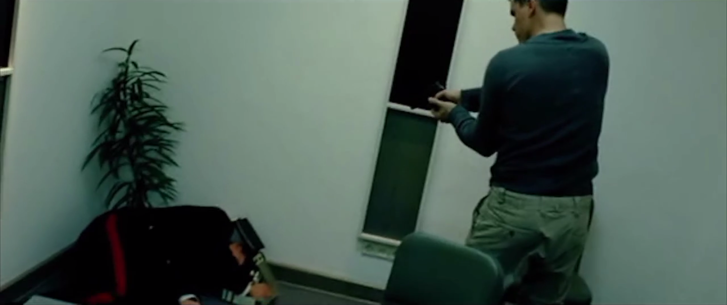 plan sur les policiers qui arrivent