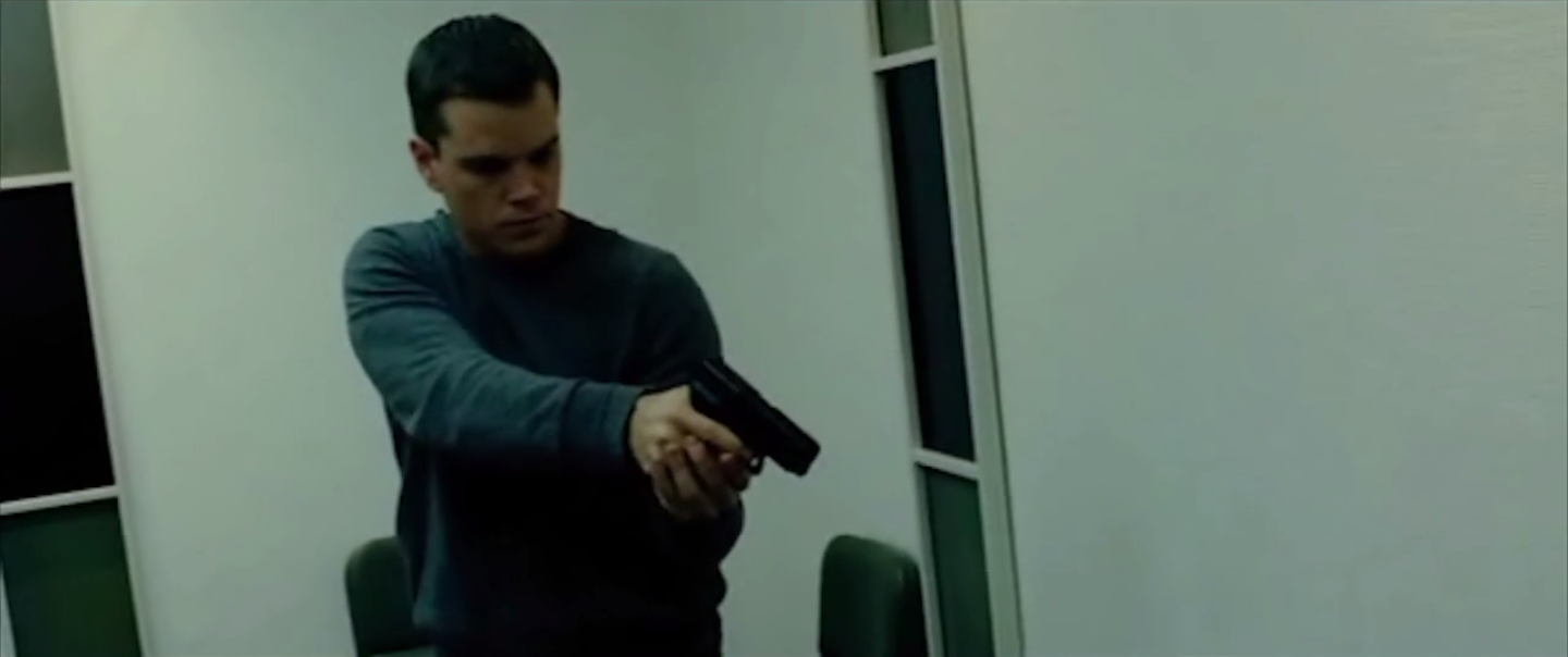 plan sur les policiers qui arrivent