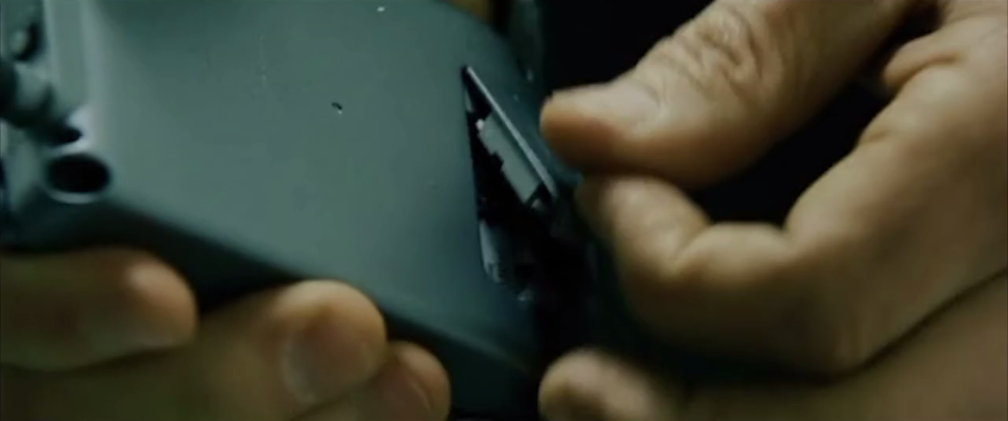 plan sur les policiers qui arrivent