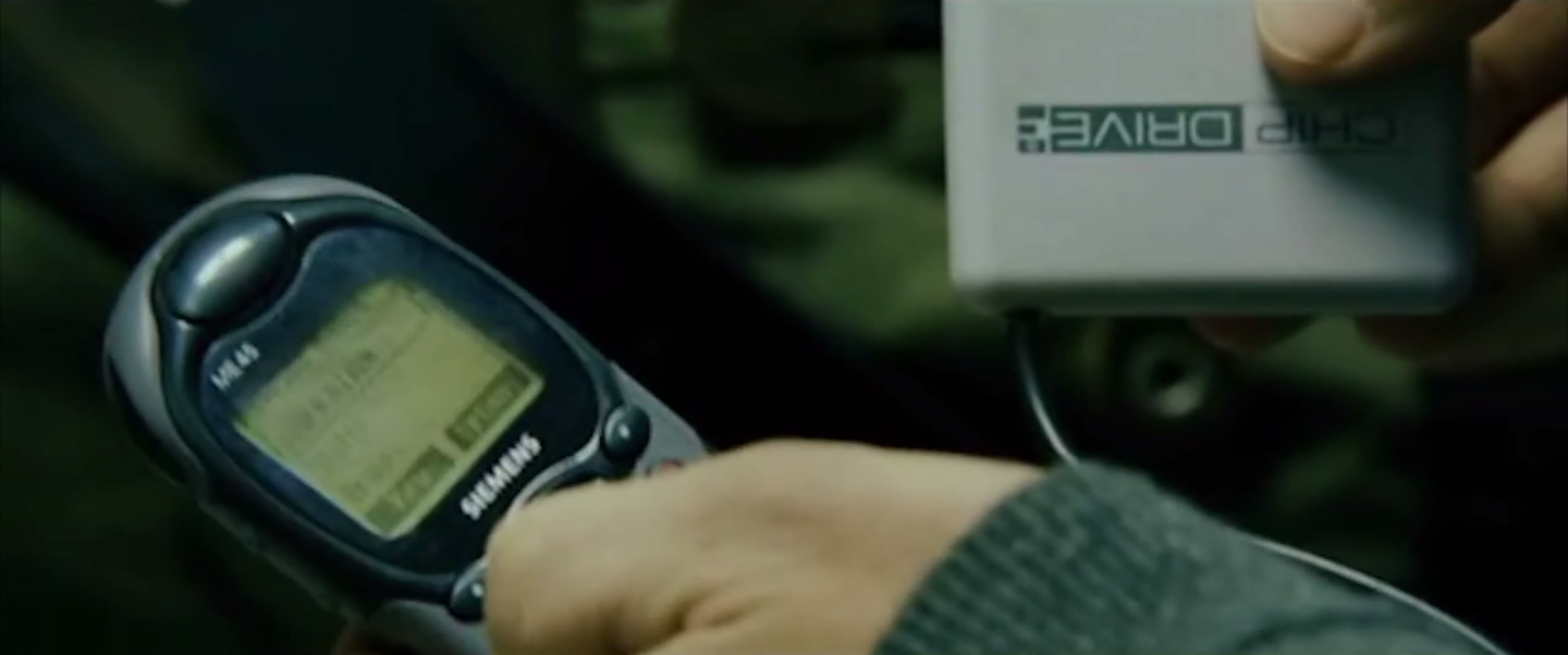 plan sur les policiers qui arrivent