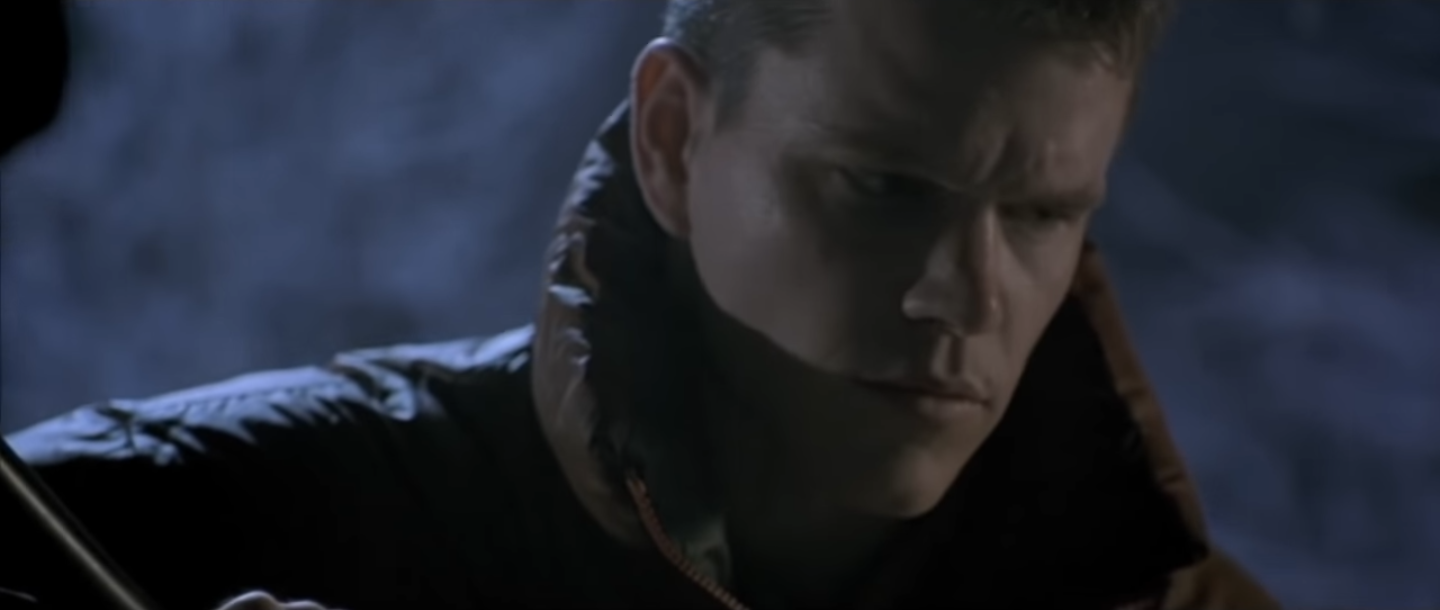 plan sur les policiers qui arrivent