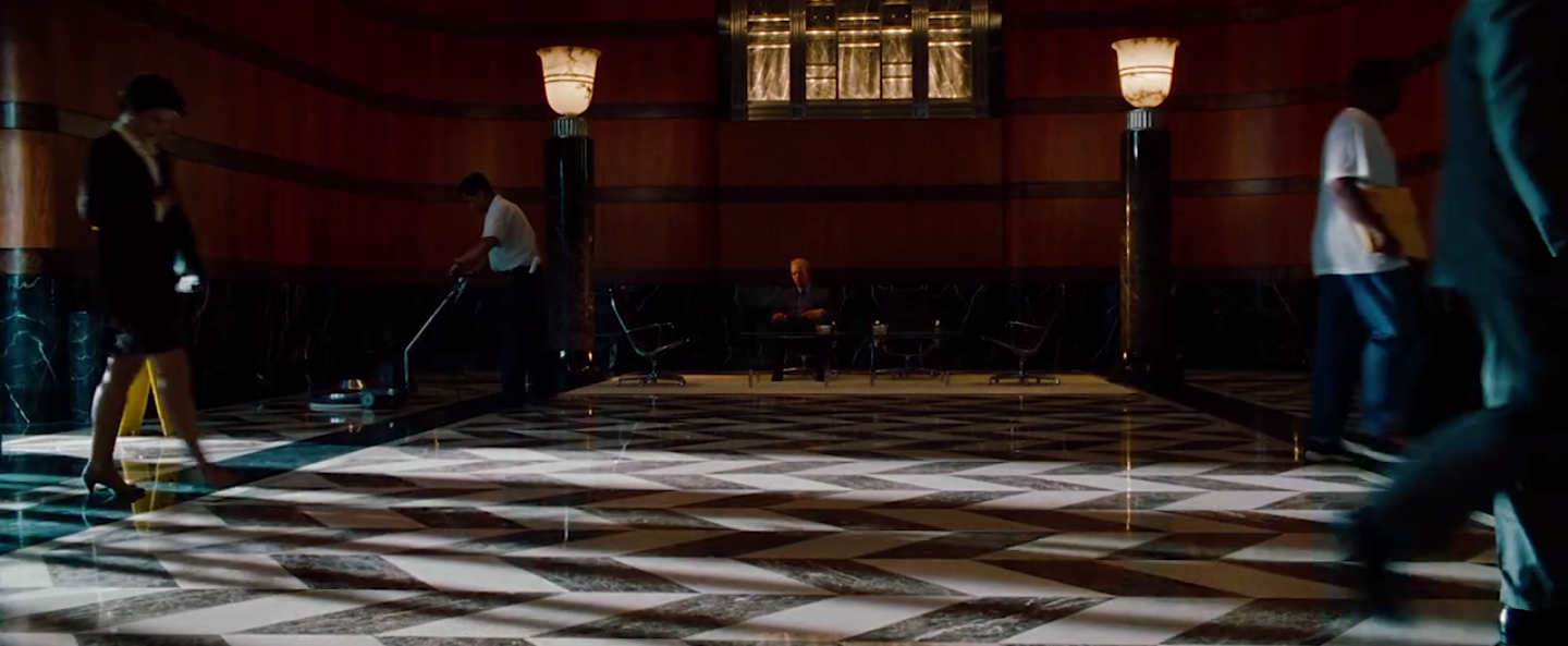 plan large du hall avec Wigan au fond de la pièce