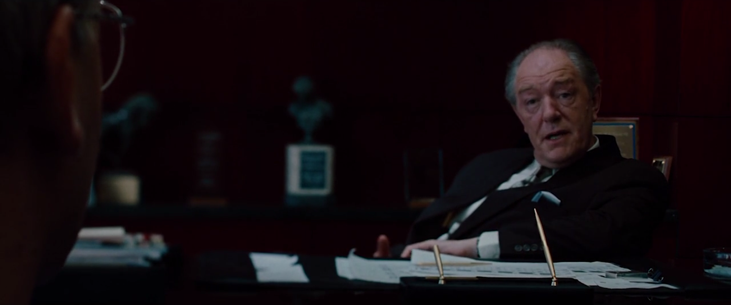 le même plan avec changement d'axe et Sandefur à droite