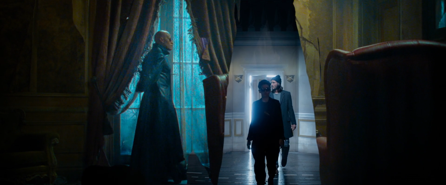 Thomas Anderson dans le bain